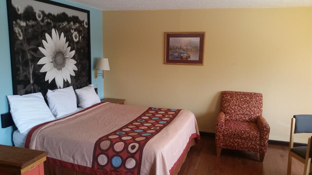 Super 8 By Wyndham Baltimore/Essex Area Экстерьер фото