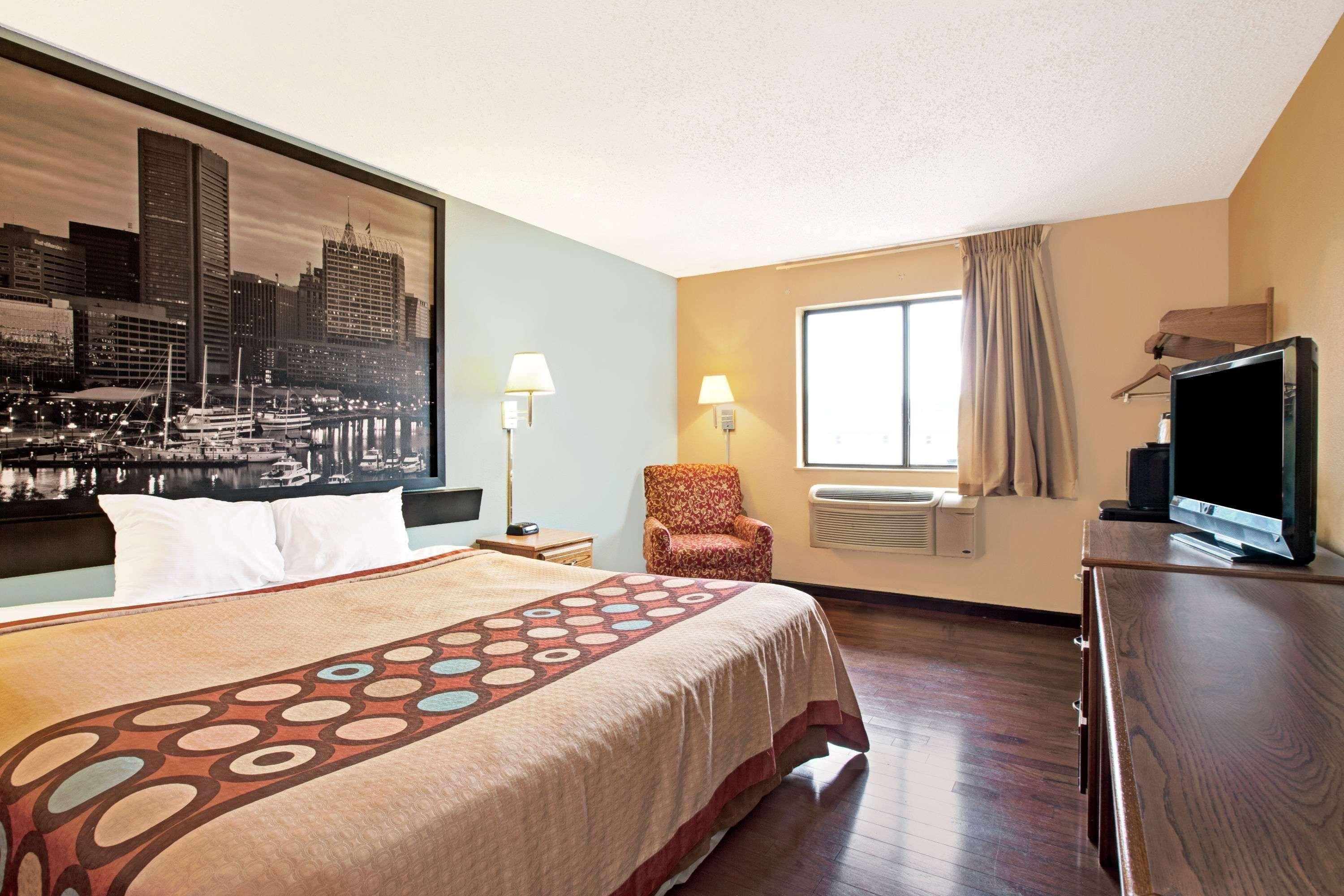 Super 8 By Wyndham Baltimore/Essex Area Экстерьер фото