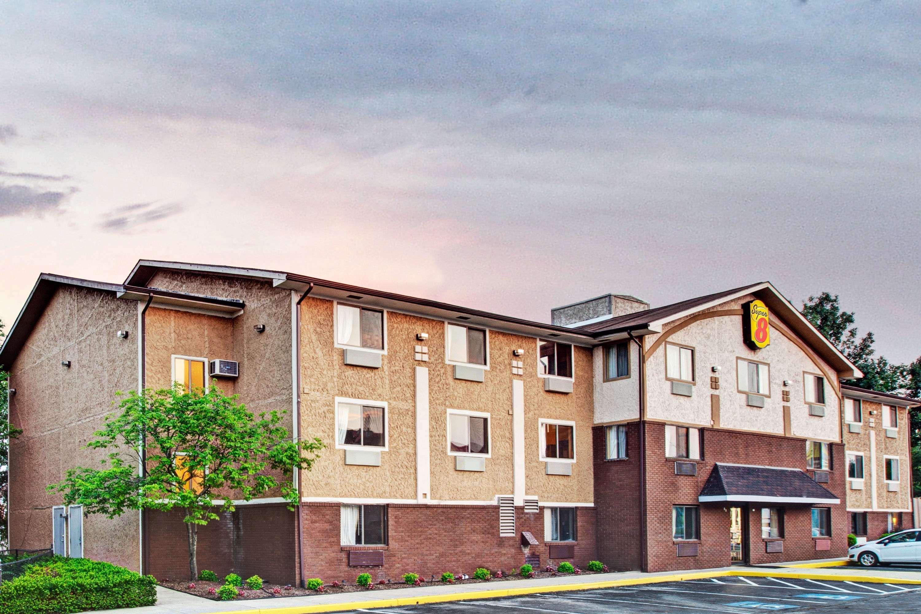 Super 8 By Wyndham Baltimore/Essex Area Экстерьер фото
