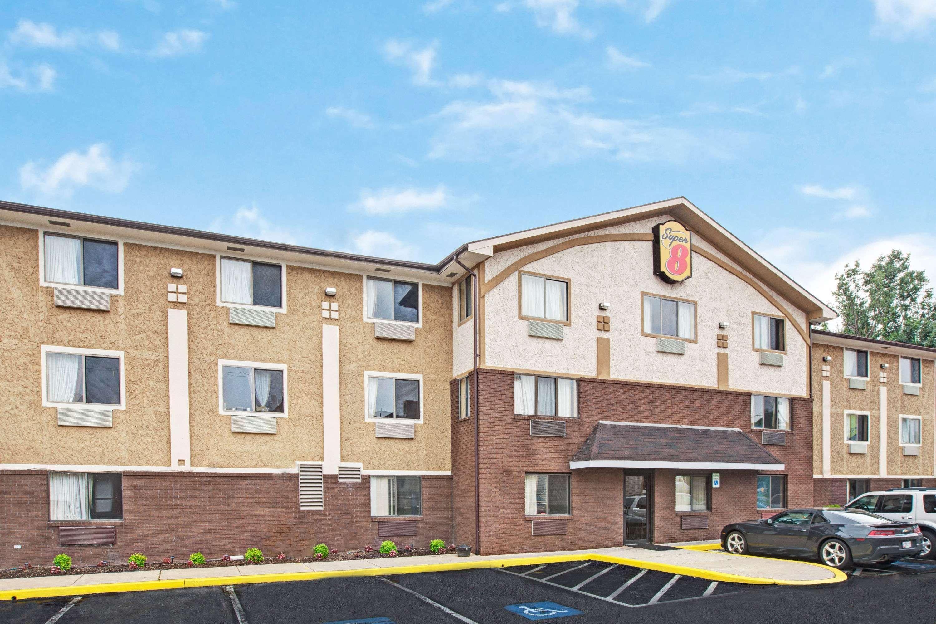 Super 8 By Wyndham Baltimore/Essex Area Экстерьер фото