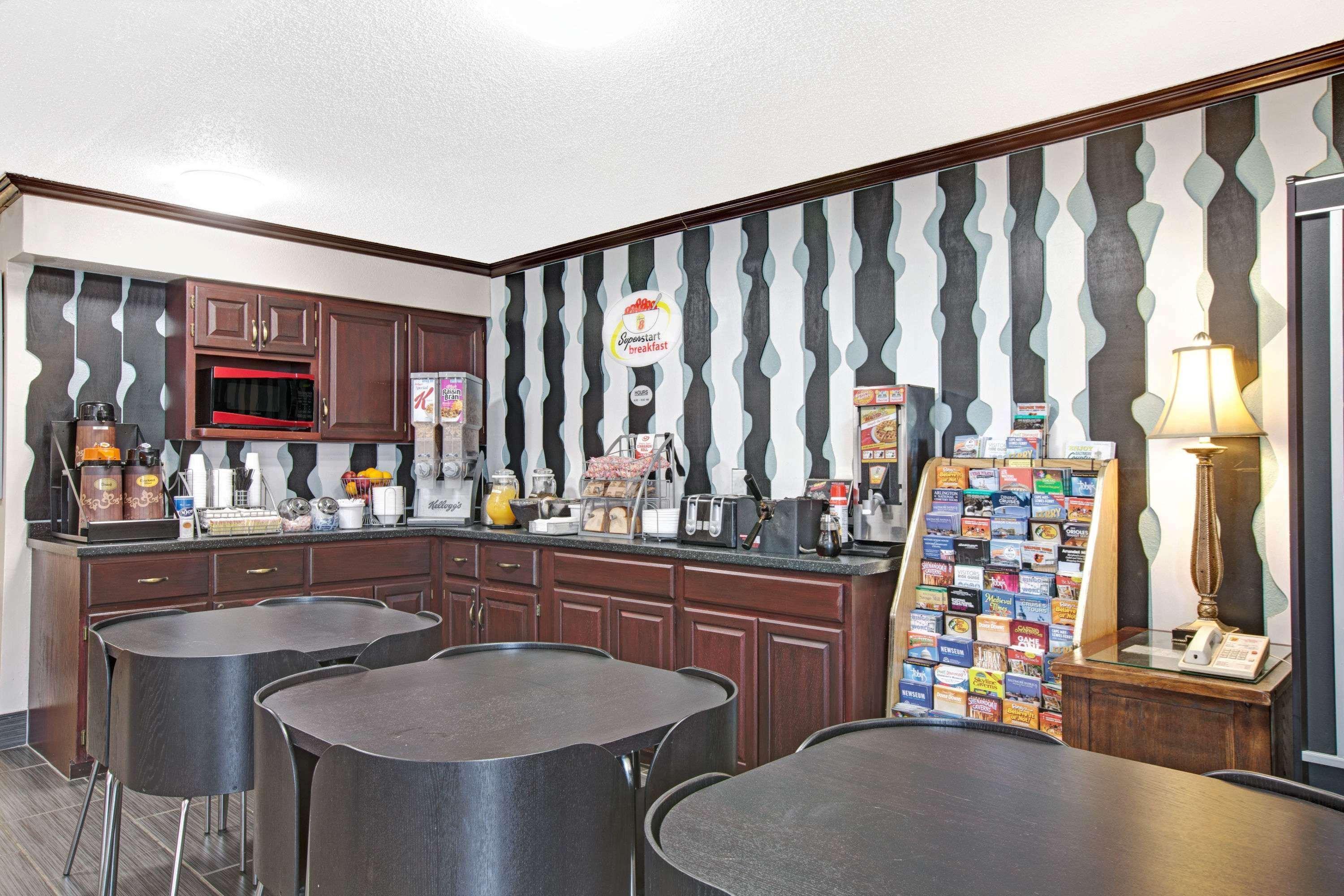 Super 8 By Wyndham Baltimore/Essex Area Экстерьер фото