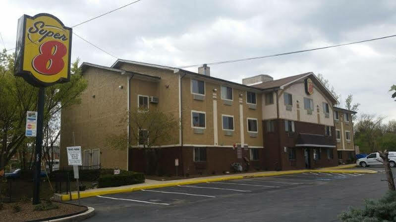 Super 8 By Wyndham Baltimore/Essex Area Экстерьер фото